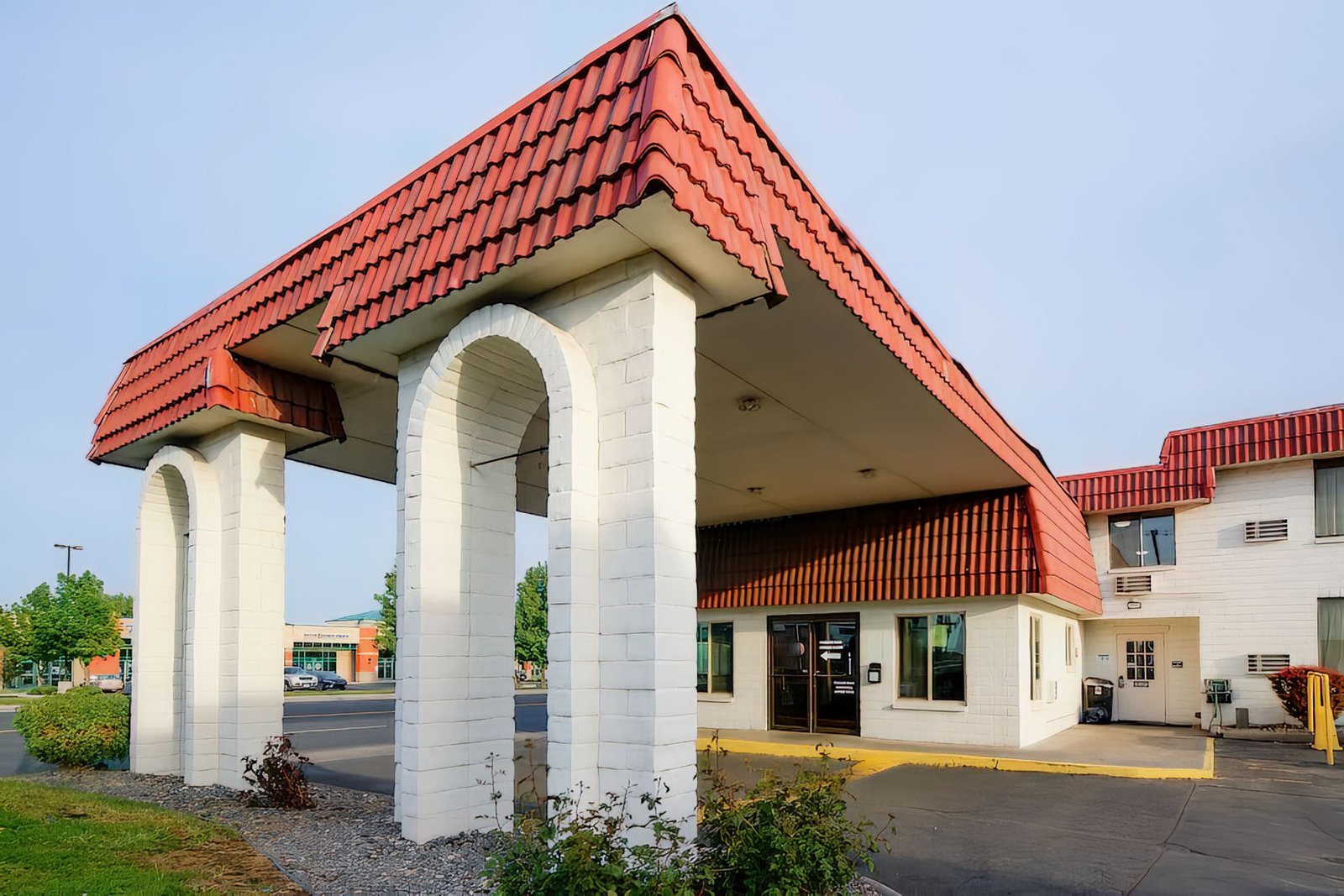Hermiston Inn & Suites exterior