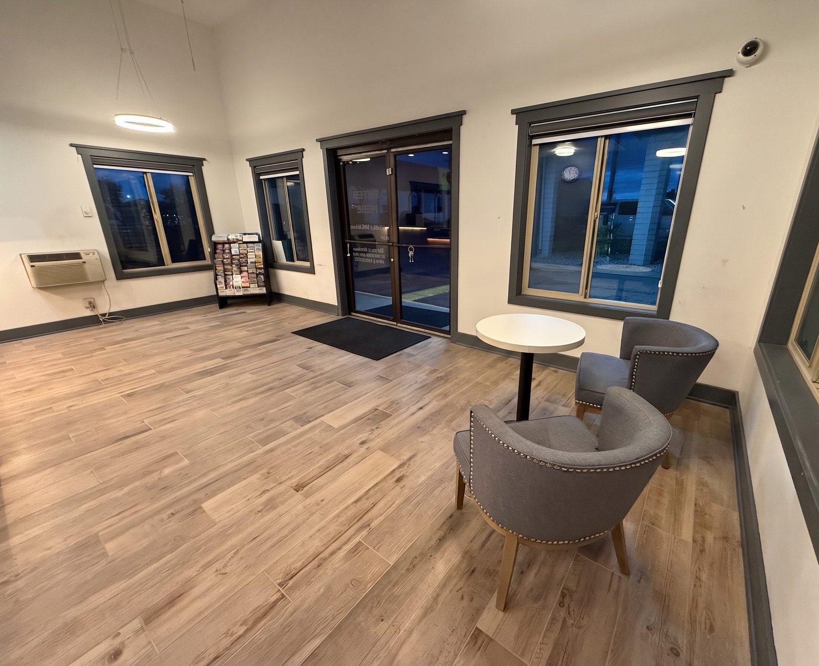 Hermiston Inn & Suites lobby