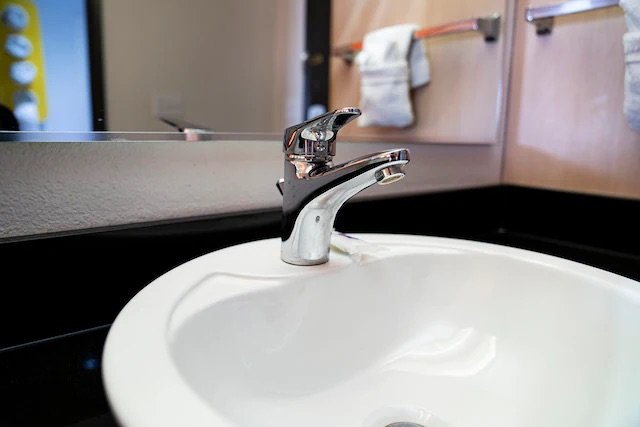 Bathroom sink
