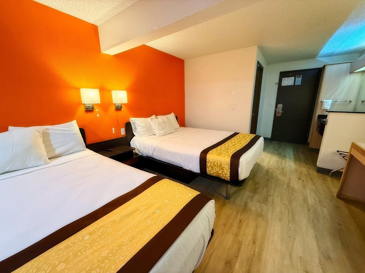 Double Queen Room