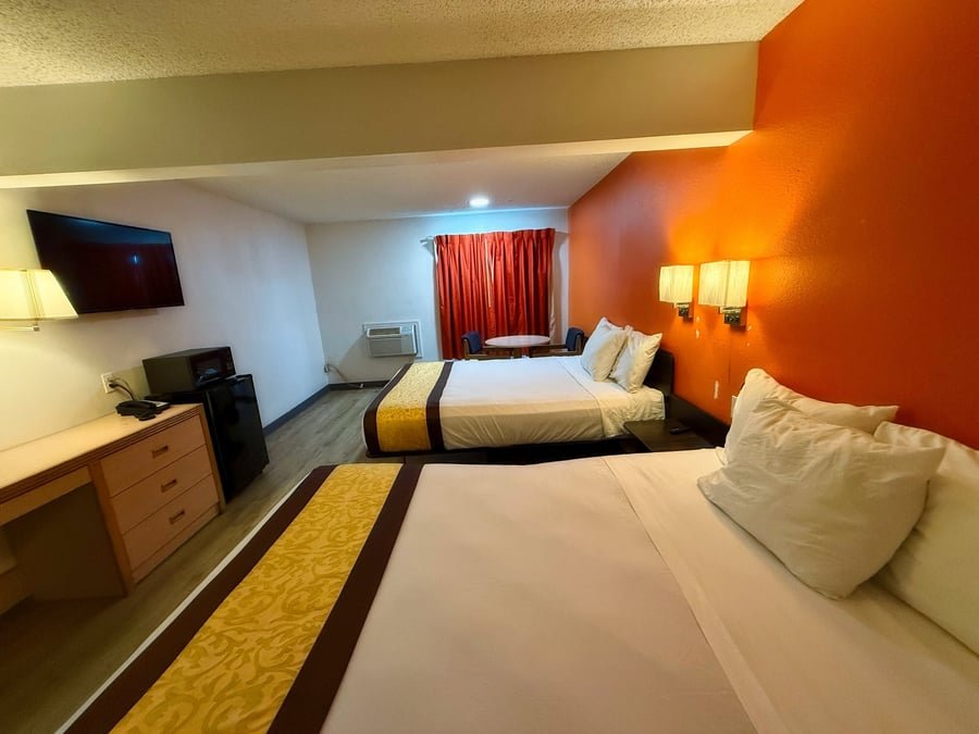 Double Queen Room – view 8