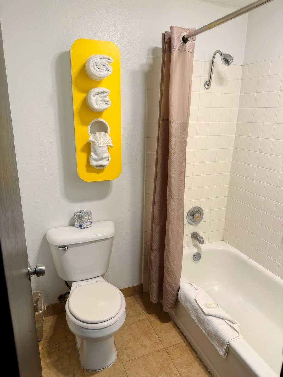 Double Queen Room – view 13